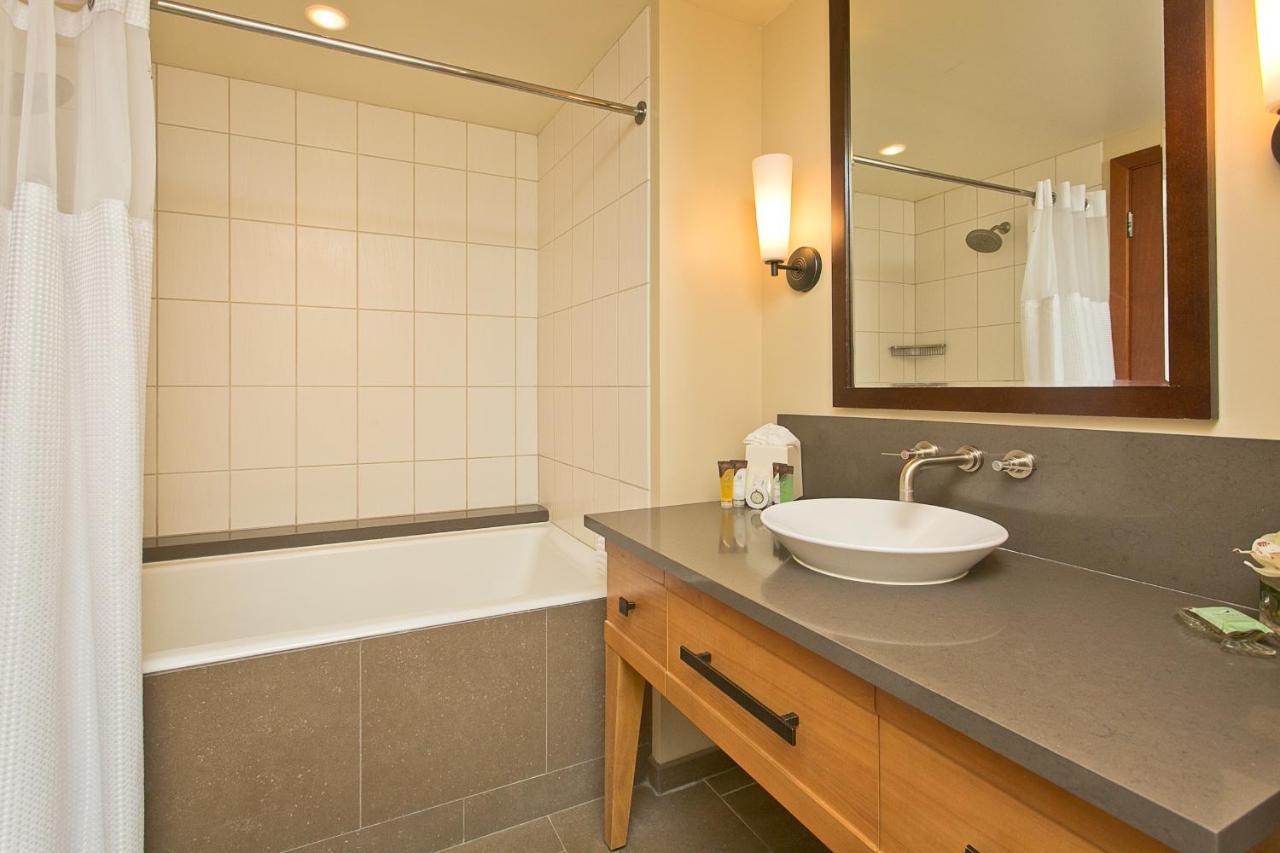Luxury Pool Front Ko Olina Beach Rental Ground Floor B105 2Br Free Parking 카폴레이 외부 사진